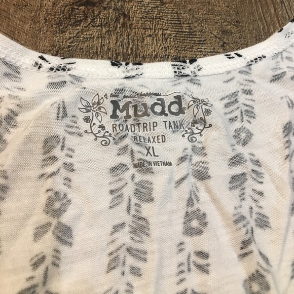 Black and White Razorback Tank Top - Picture 2 of 4